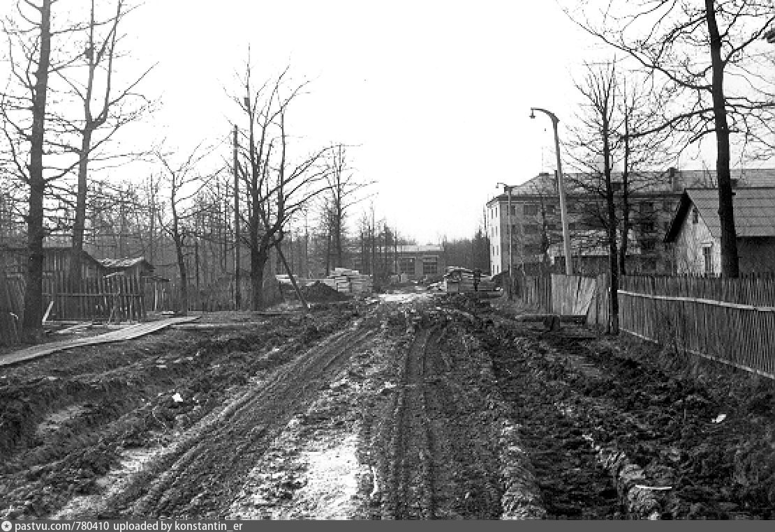 Городской ритм – газета городского округа Троицк | Троицкие летописи:  Фотография из архива Наримана Ахмерова «Первый дом на ул. Лесной. 1964 год».